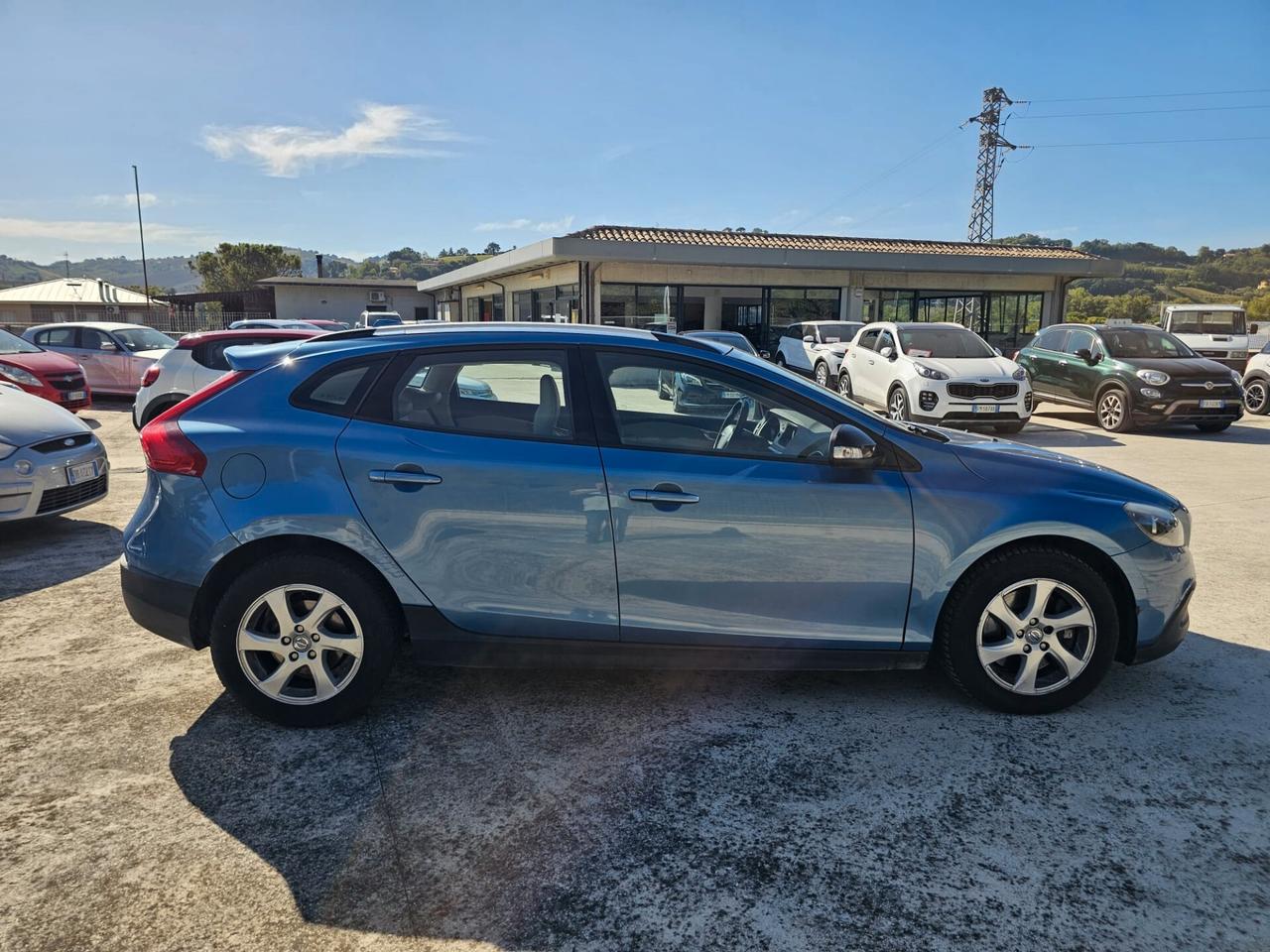 Volvo V40 Cross Country D4 Kinetic + tetto panorama