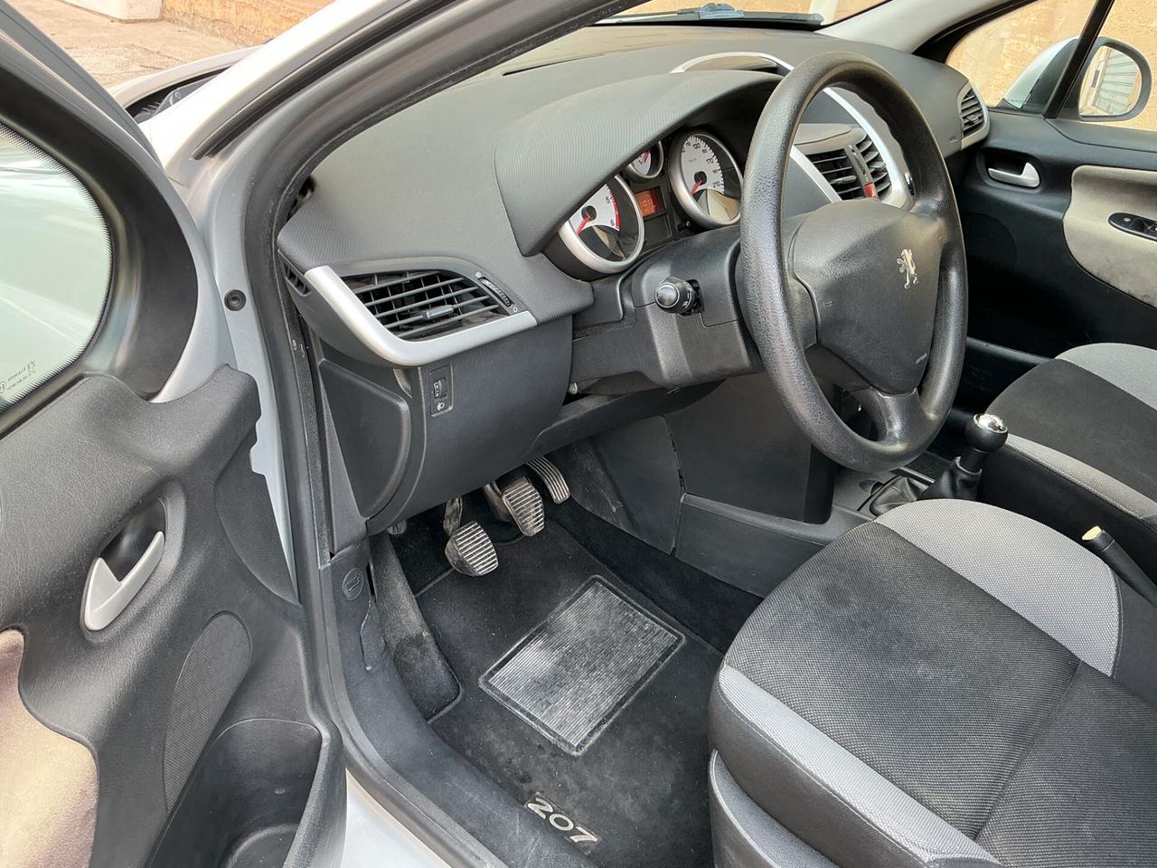Peugeot 207 1.4 HDi 70CV 5p. ONE Line
