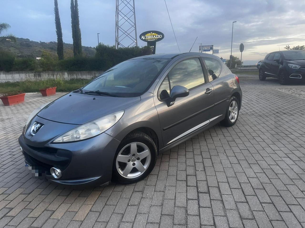 Peugeot 207 1.4 HDi 70CV 3p. Adatta neopatentati