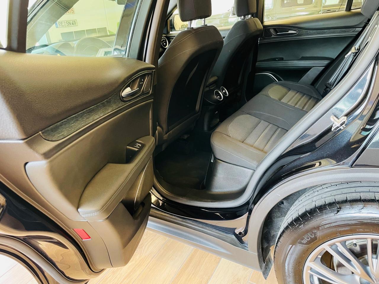 Alfa Romeo Stelvio 2.2 Turbodiesel 160 CV AT8 RWD Super Business
