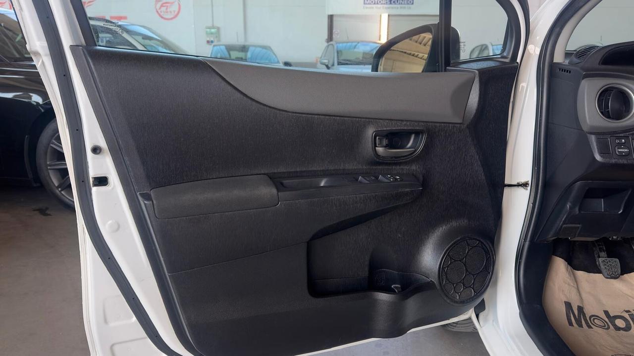 Toyota Yaris 1.4 D-4D 5 porte Lounge