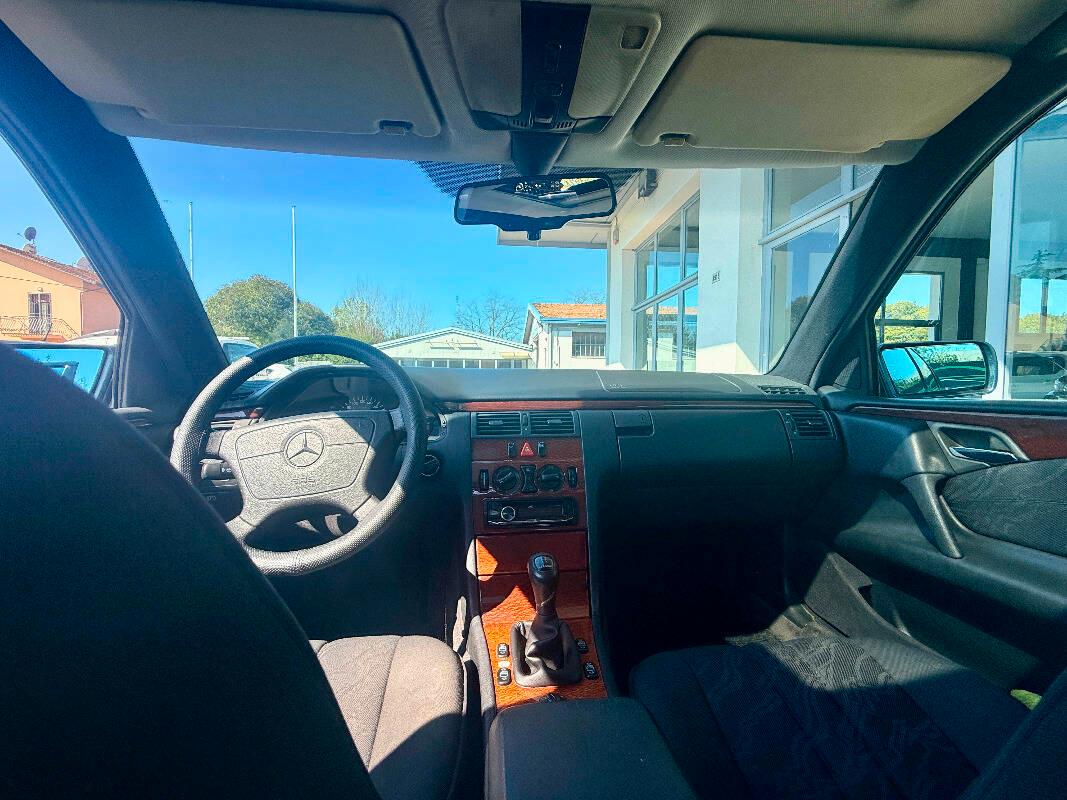 Mercedes Classe E - W210 Berlina E 200 Classic