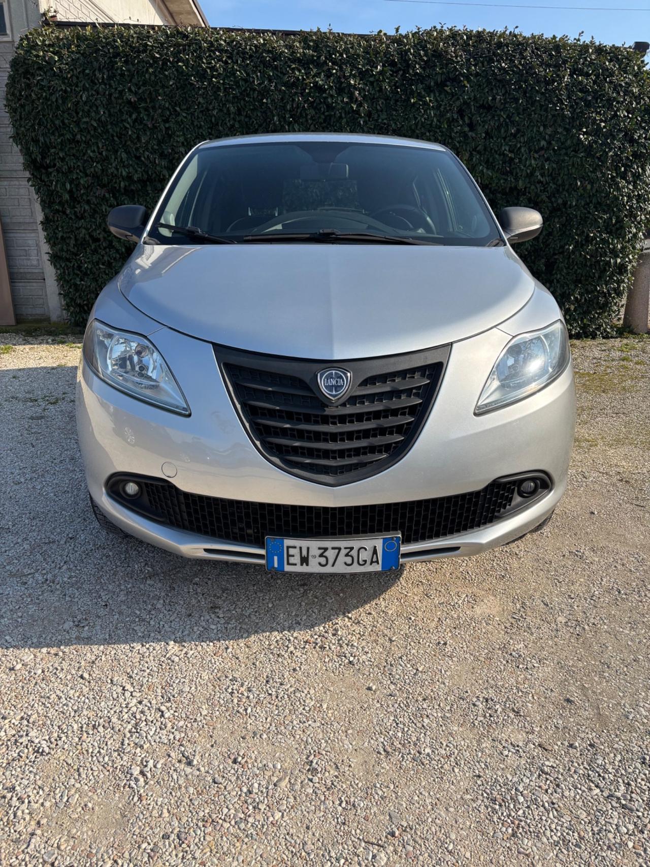 Lancia Ypsilon 0.9 TwinAir 85 CV 5 porte Metano Ecochic Elefantino