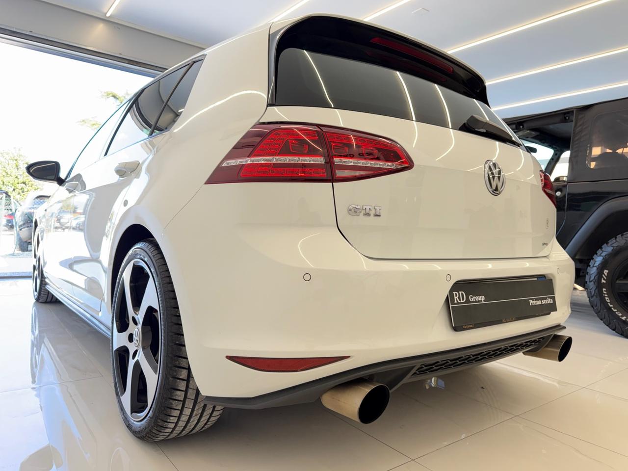 Volkswagen Golf GTI DSG 220CV AUTOMATICA SCARICO SPORTIVO