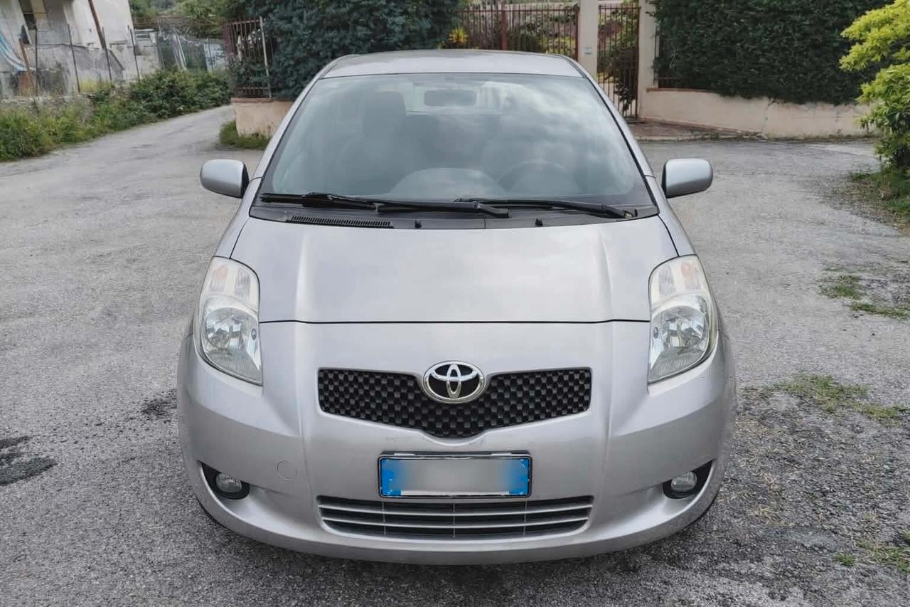 Toyota Yaris 1.0 Benzina 5 porte Full Optional NUOVA