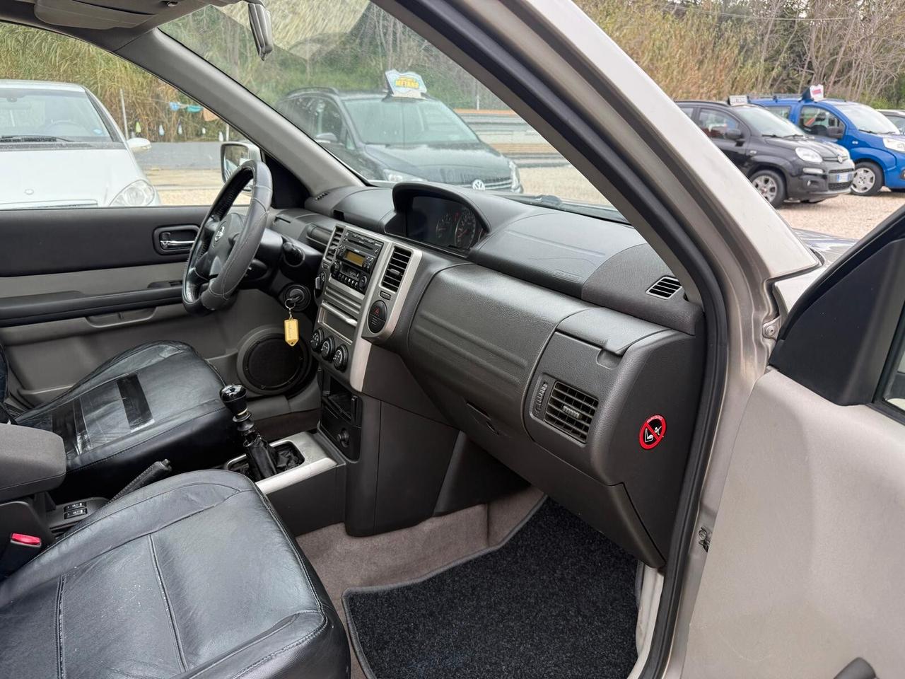 Nissan X-Trail 2.2 dCi Elegance