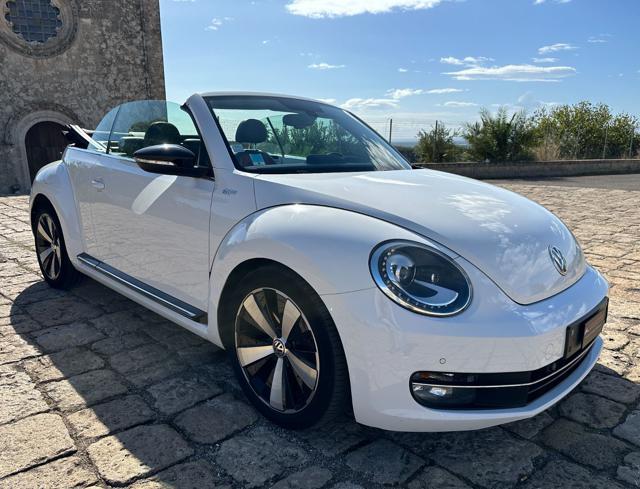 VOLKSWAGEN Maggiolino Cabrio 1.4 TSI DSG Sport 60's (Fender/LED/Auto)