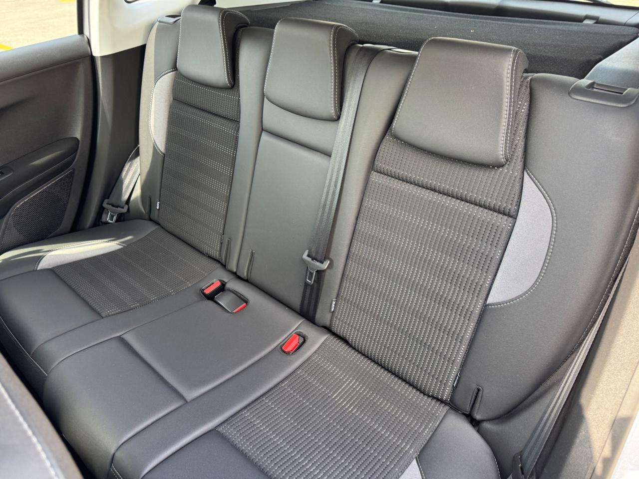 Peugeot 2008 1.2 Turbo Benzina 110 cv EURO 6B NEOPATENTATI