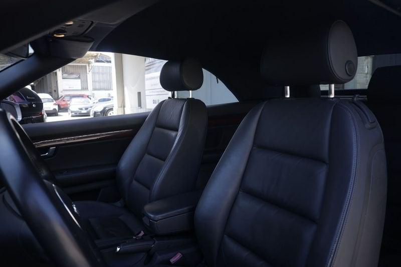 Audi A4 A4 Cabrio 2.5 V6 tdi 163cv multitronic 120KW ANNO 2005
