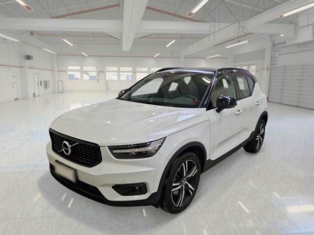VOLVO XC40 B4 AWD Geartronic R-design