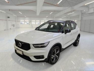 VOLVO XC40 B4 AWD Geartronic R-design