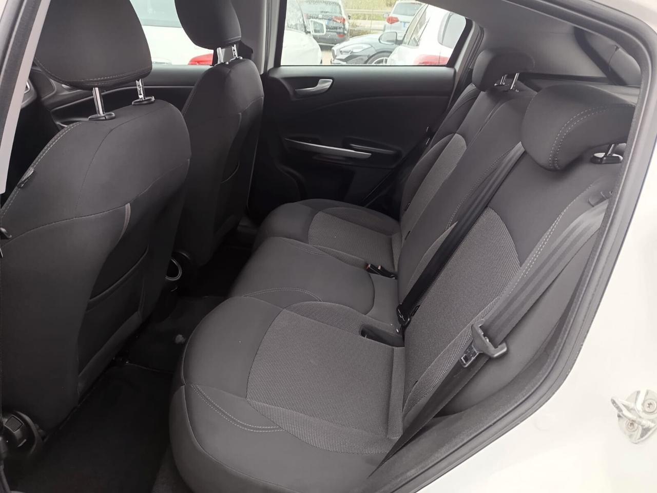 Alfa Romeo Giulietta 2012 - 1.4 Turbo 105 CV Lb automobili