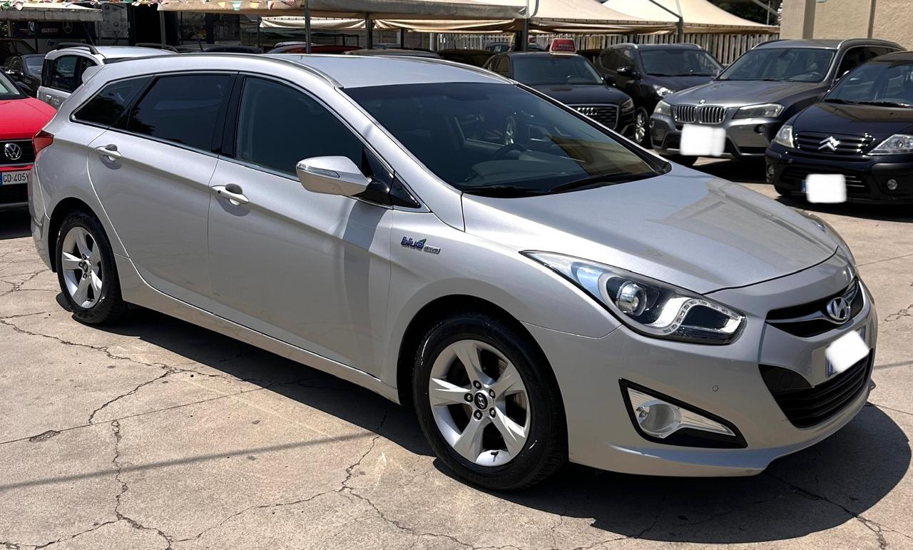 Hyundai i40 Wagon 1.7 CRDi 115CV Comfort NAVI RETROC