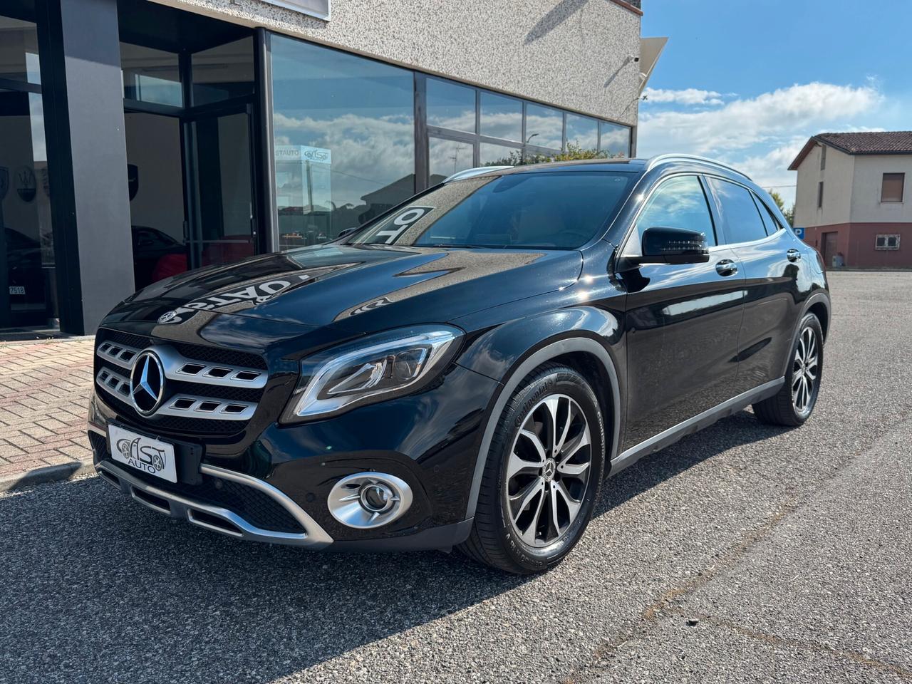 Mercedes GLA 180 Premium Plus