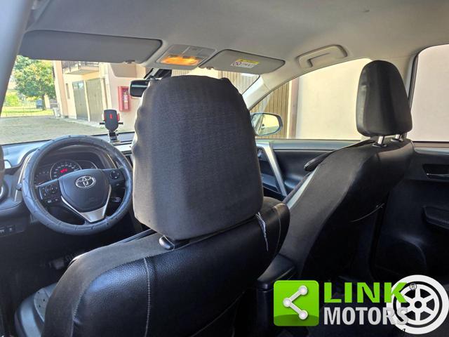 TOYOTA RAV 4 2.0 D-4D 4WD Lounge