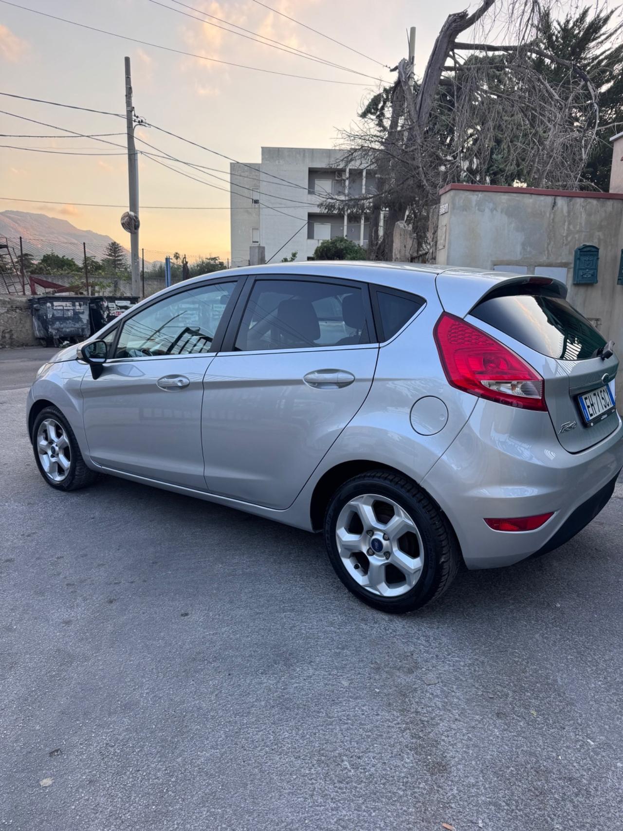 Ford Fiesta 1.4 TDCi 5p. Titanium