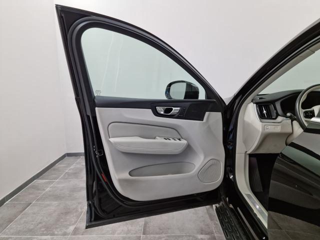 VOLVO XC60 B5 (d) AWD Geartronic Momentum Pro