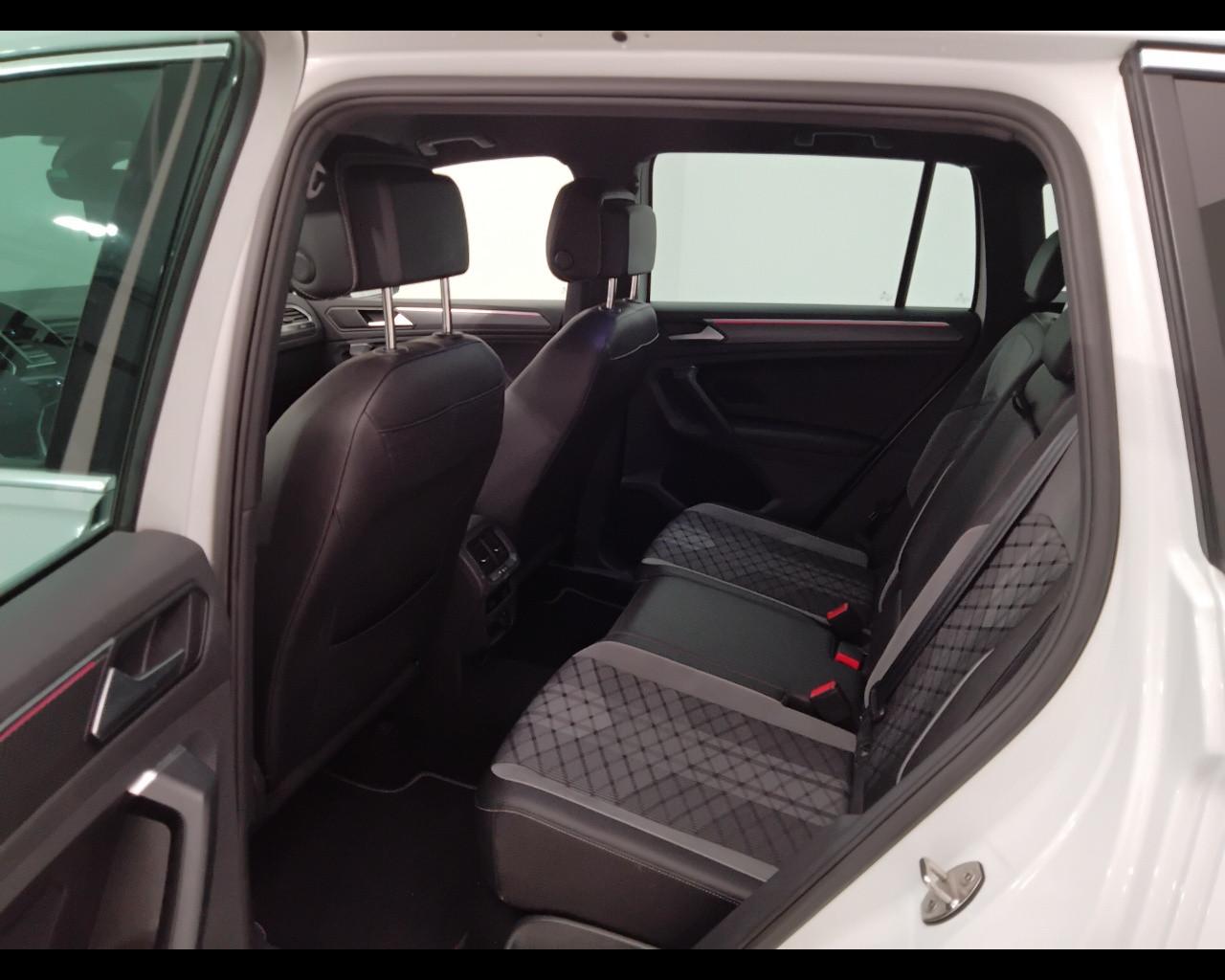 VOLKSWAGEN Tiguan II 2021 - Tiguan 2.0 tdi R-Line 4motion 150cv dsg