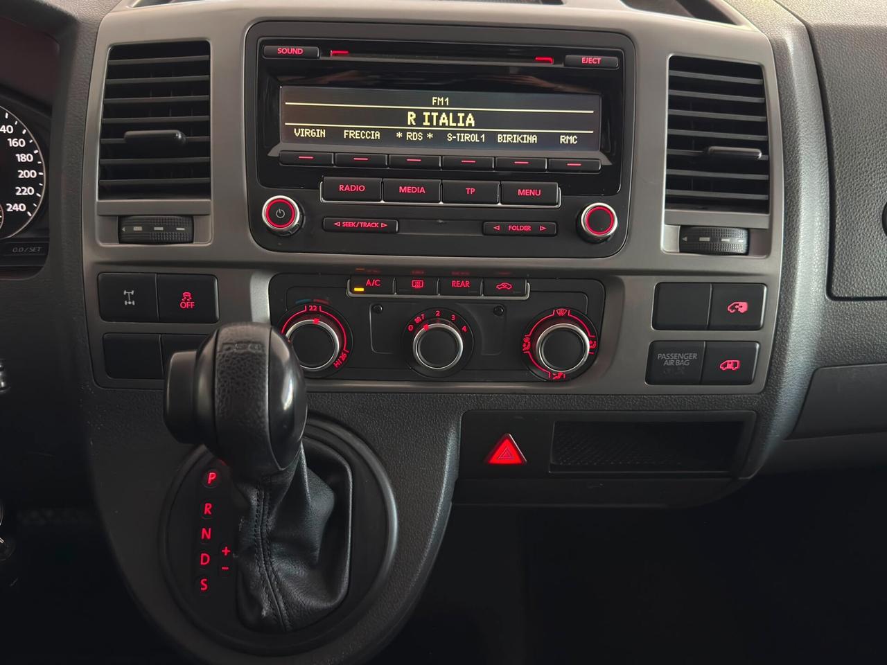 Volkswagen Transporter Caravelle 2.0 BiTDI 180CV DSG PL Comfortline