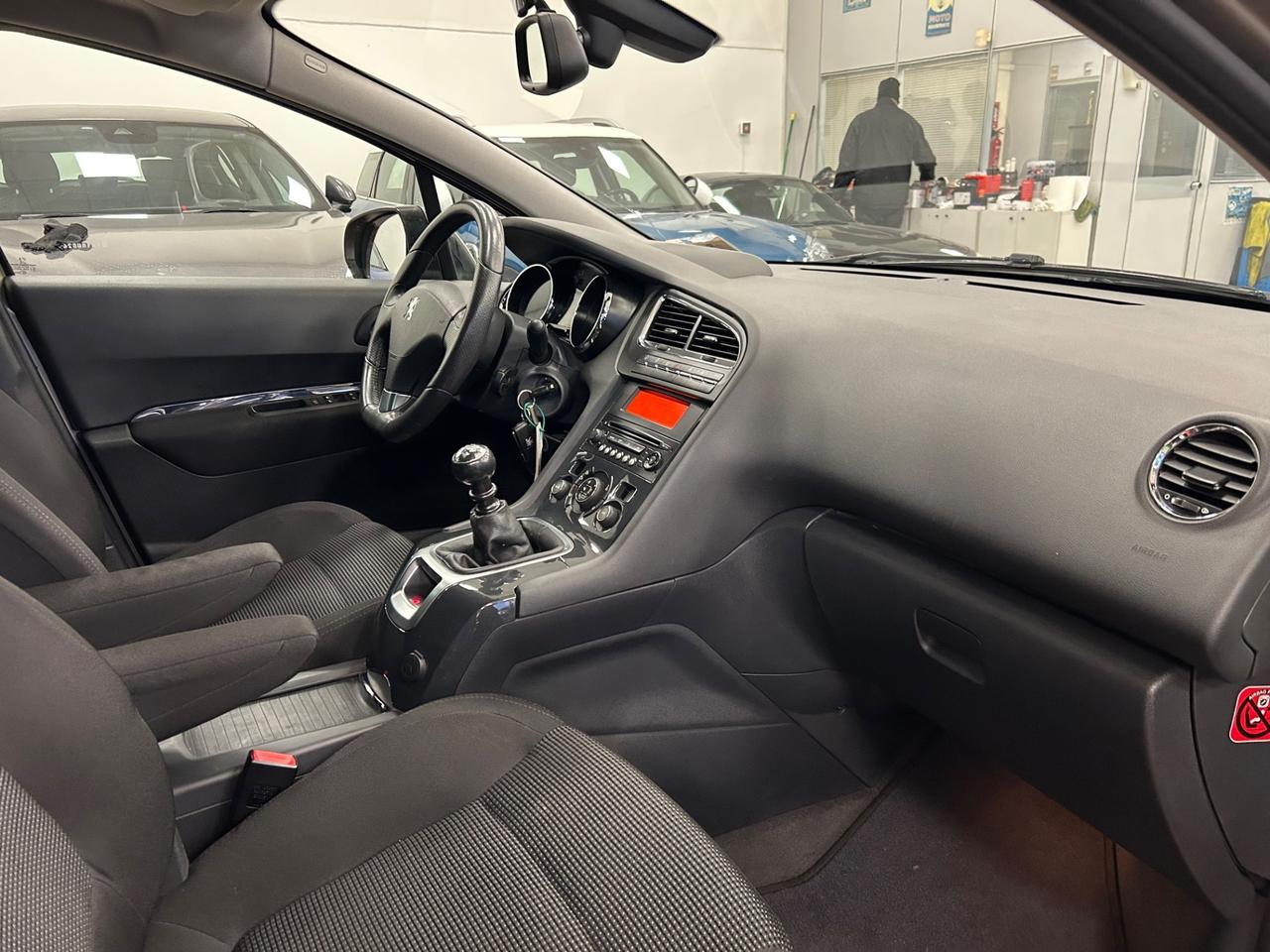 Peugeot 5008 2.0 HDi 150CV Allure