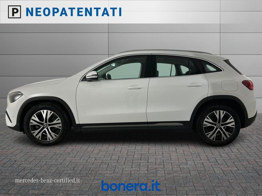 Mercedes GLA 180 180 D Progressive Advanced 8G-DCT