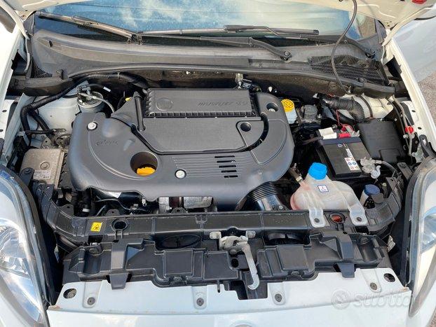 Fiat Punto 1.3 MJT 75CV 3 porte 5 posti OK NEOPATE
