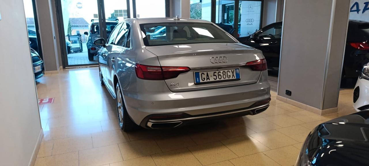 Audi A4 30 TDI/136 CV S tronic Business Advanced