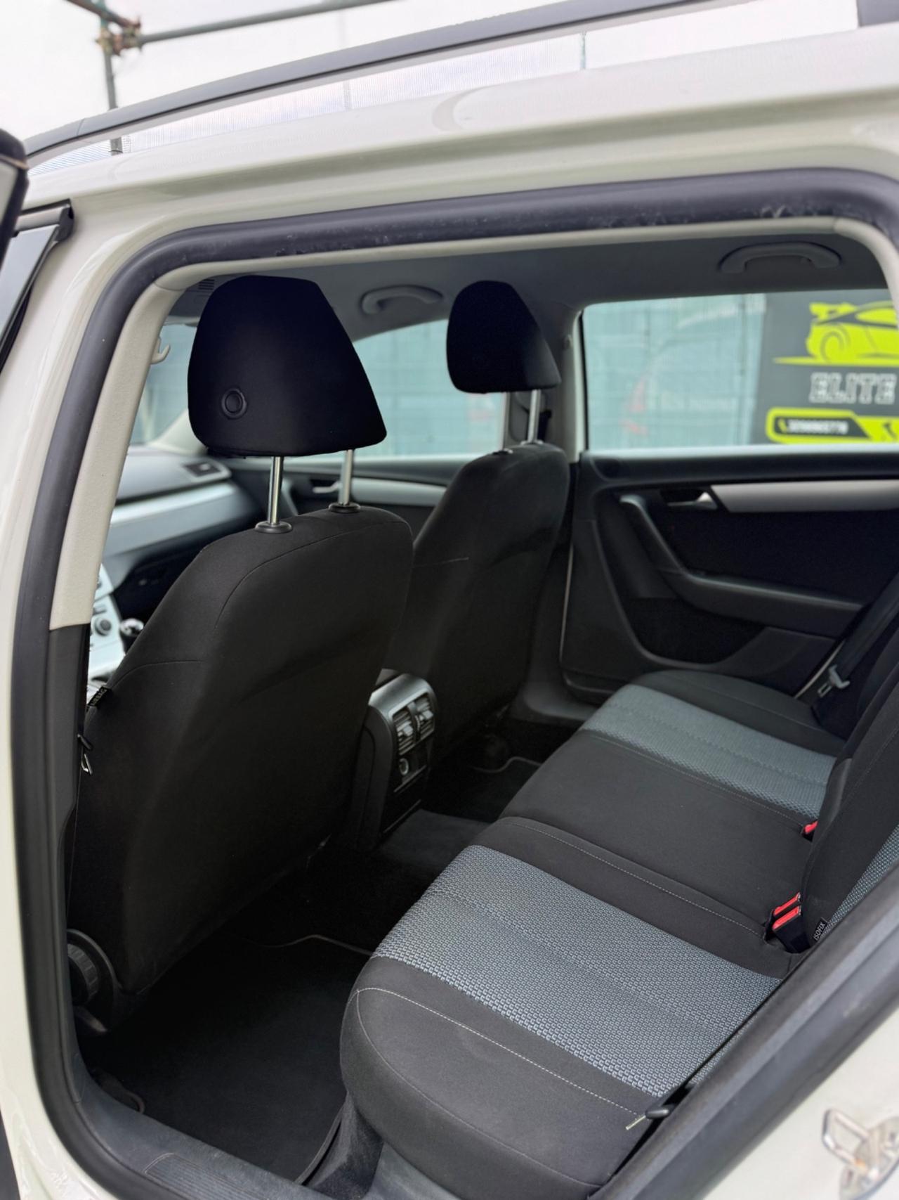 Volkswagen PASSAT 1.6 TDI 2013 SW BLUEMOTION
