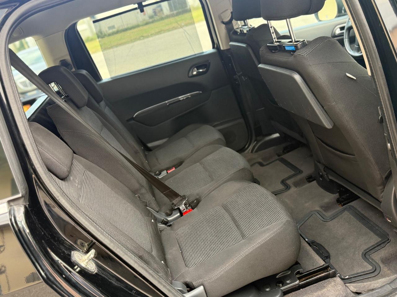 Peugeot 5008 1.6 HDi 112CV 7 posti 2013