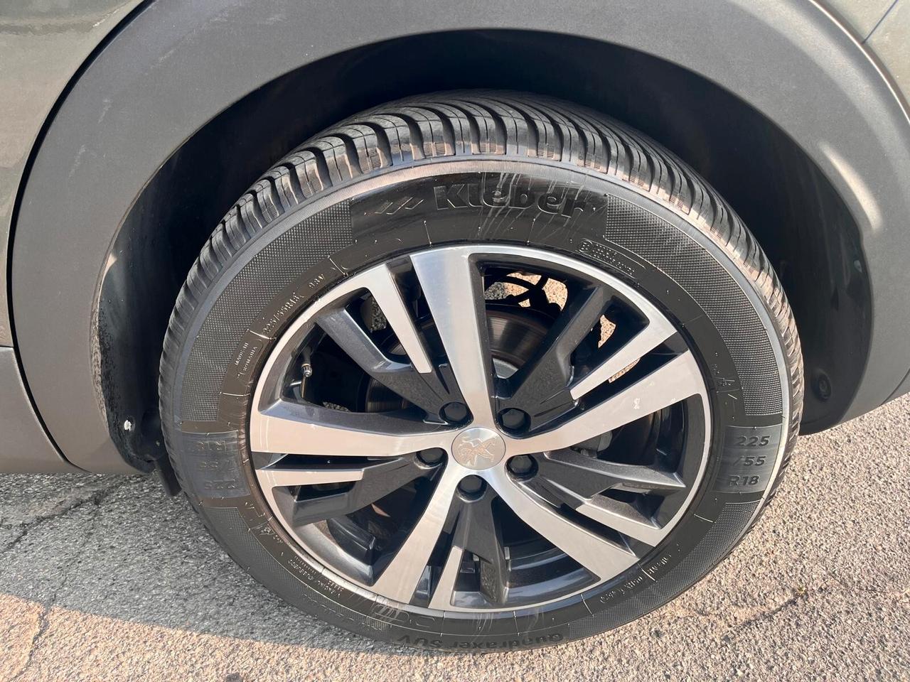Peugeot 3008 BlueHDi 120 EAT6 S&S Allure