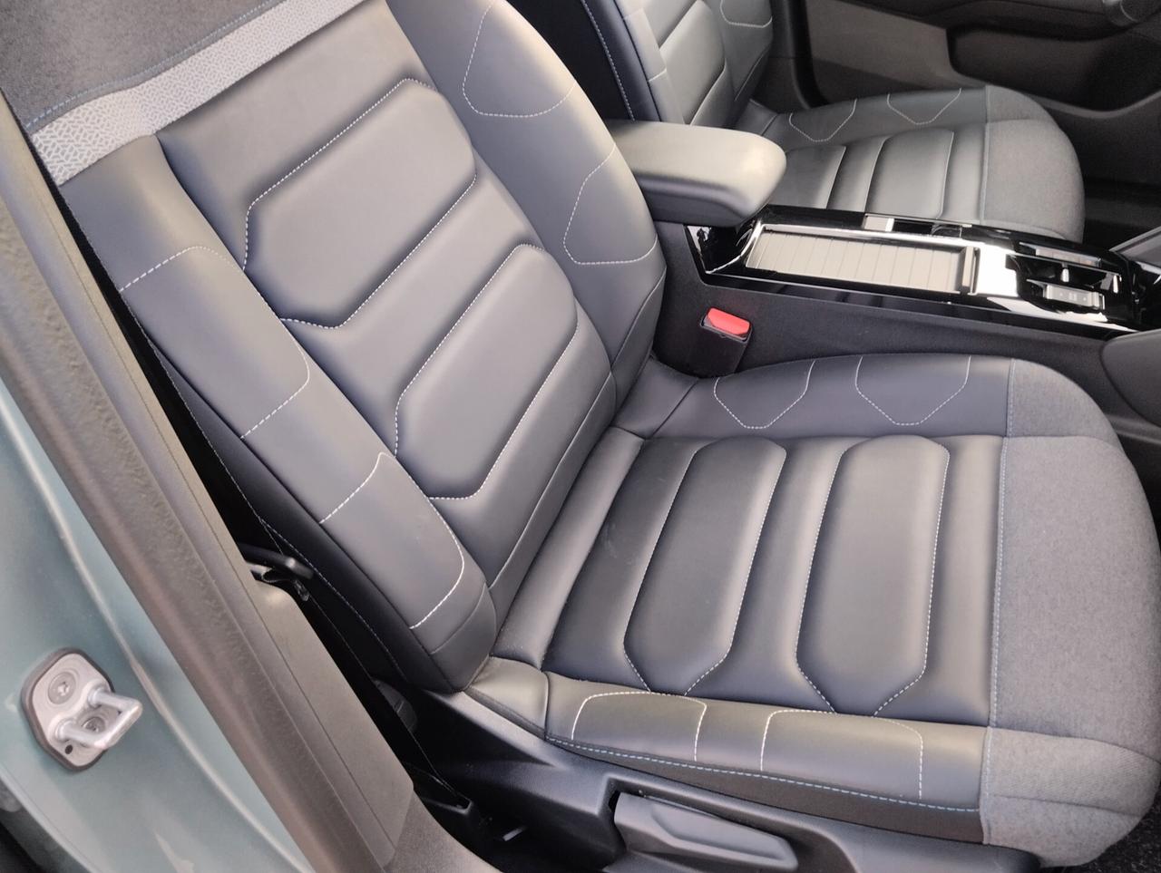 Citroen C4 PureTech 130 S&S EAT8 Shine