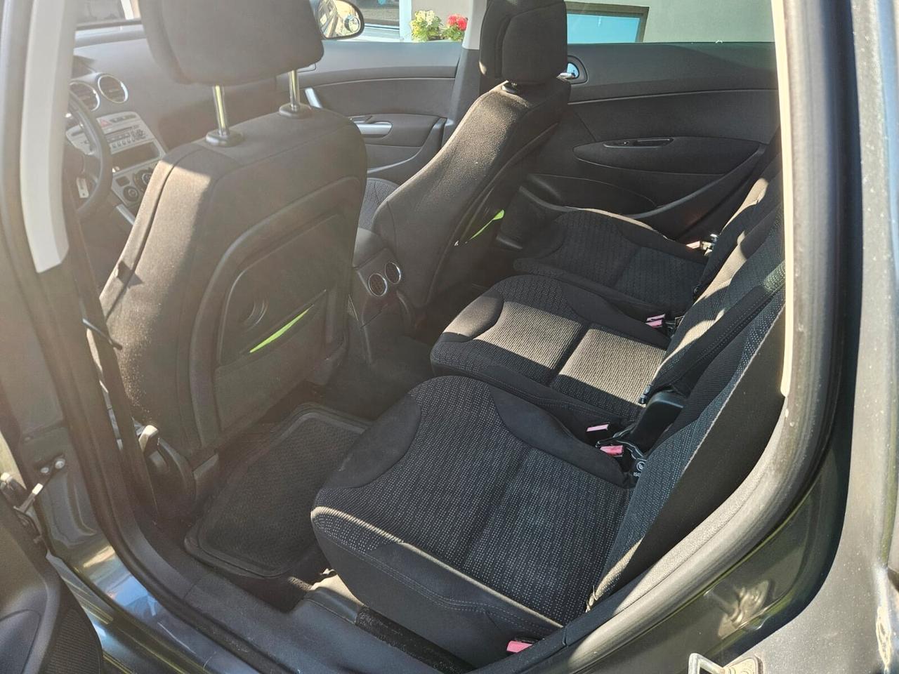 Peugeot 308 2.0 HDi 136CV aut. SW Ciel Féline 7 posti