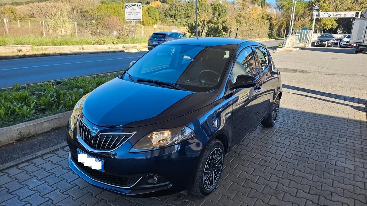 Lancia Ypsilon 1.0 FireFly 5 porte S&S Hybrid Ecochic Gold STUPENDA, SENSORI PARK, VOLANTE MULTIFUNZIONE, SCHERMO DIGITALE GRANDE!!!!