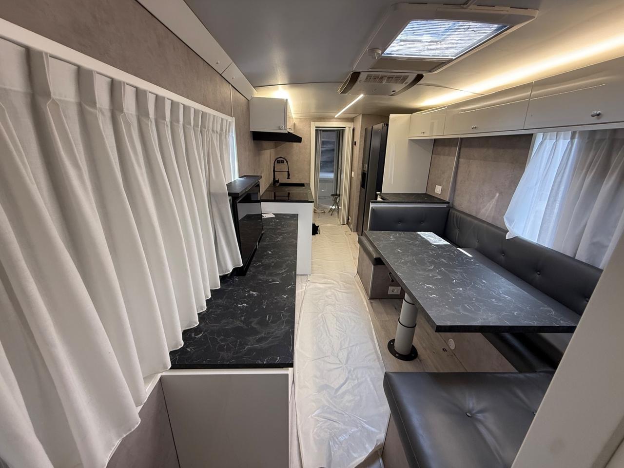 Man Pullman Camperizzato 12 metri 18qli
