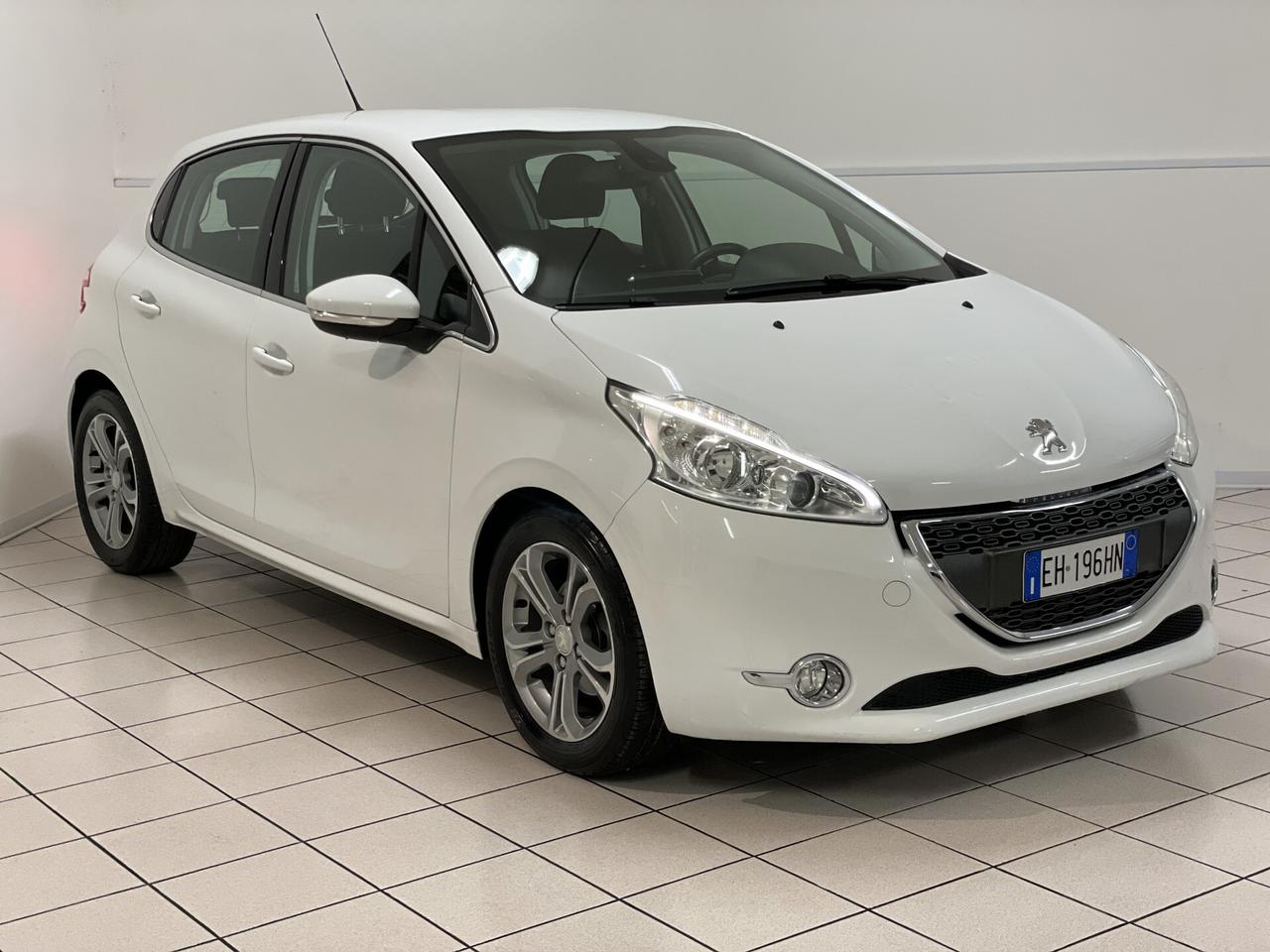 Peugeot 208 1.6 e-HDi 92 CV S&s 5 porte Allure