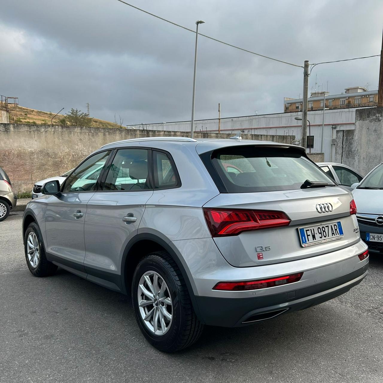 Audi Q5 2.0 TDI quattro S tronic Business