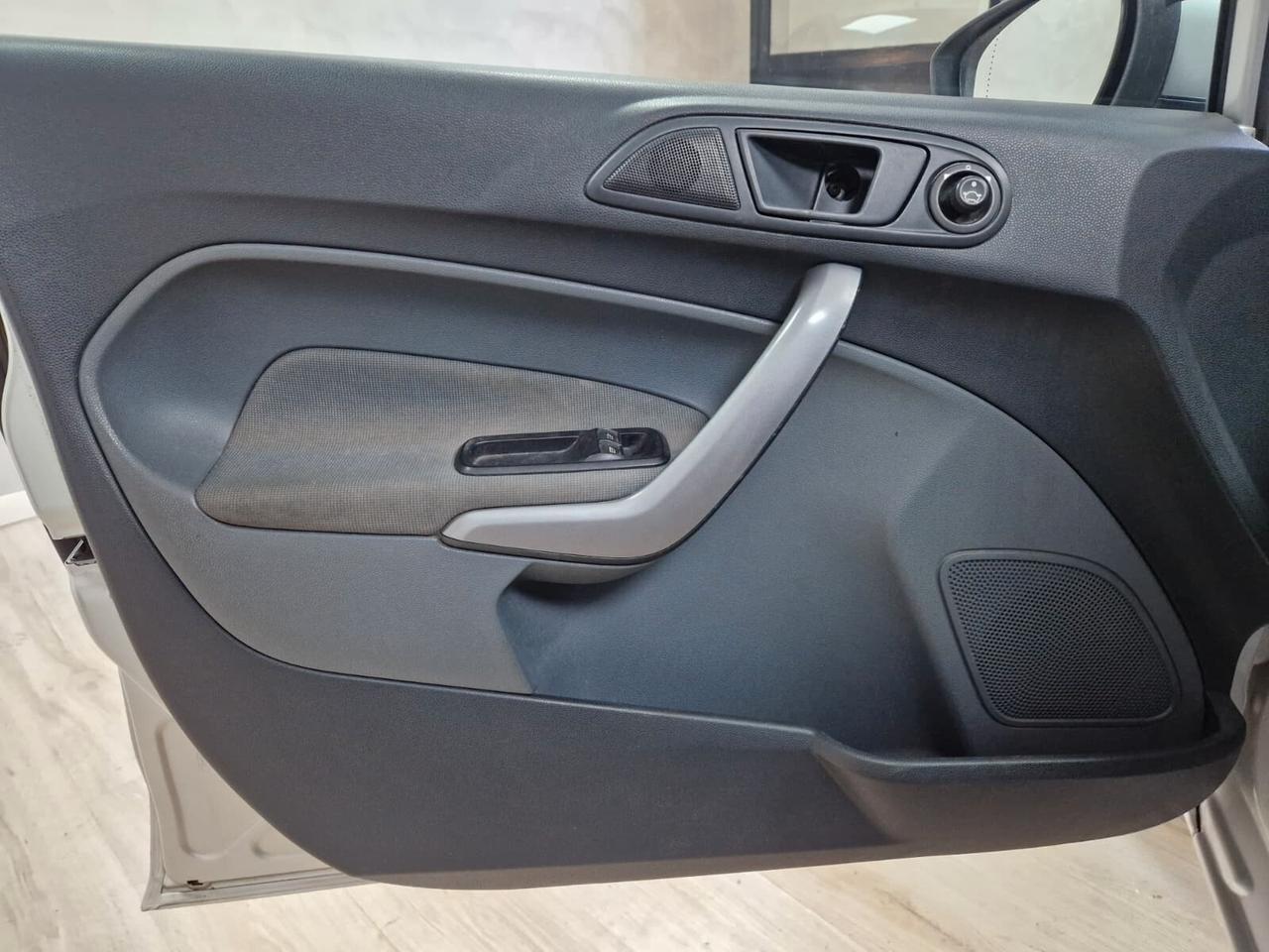 Ford Fiesta 1.4 AUTOMATICA