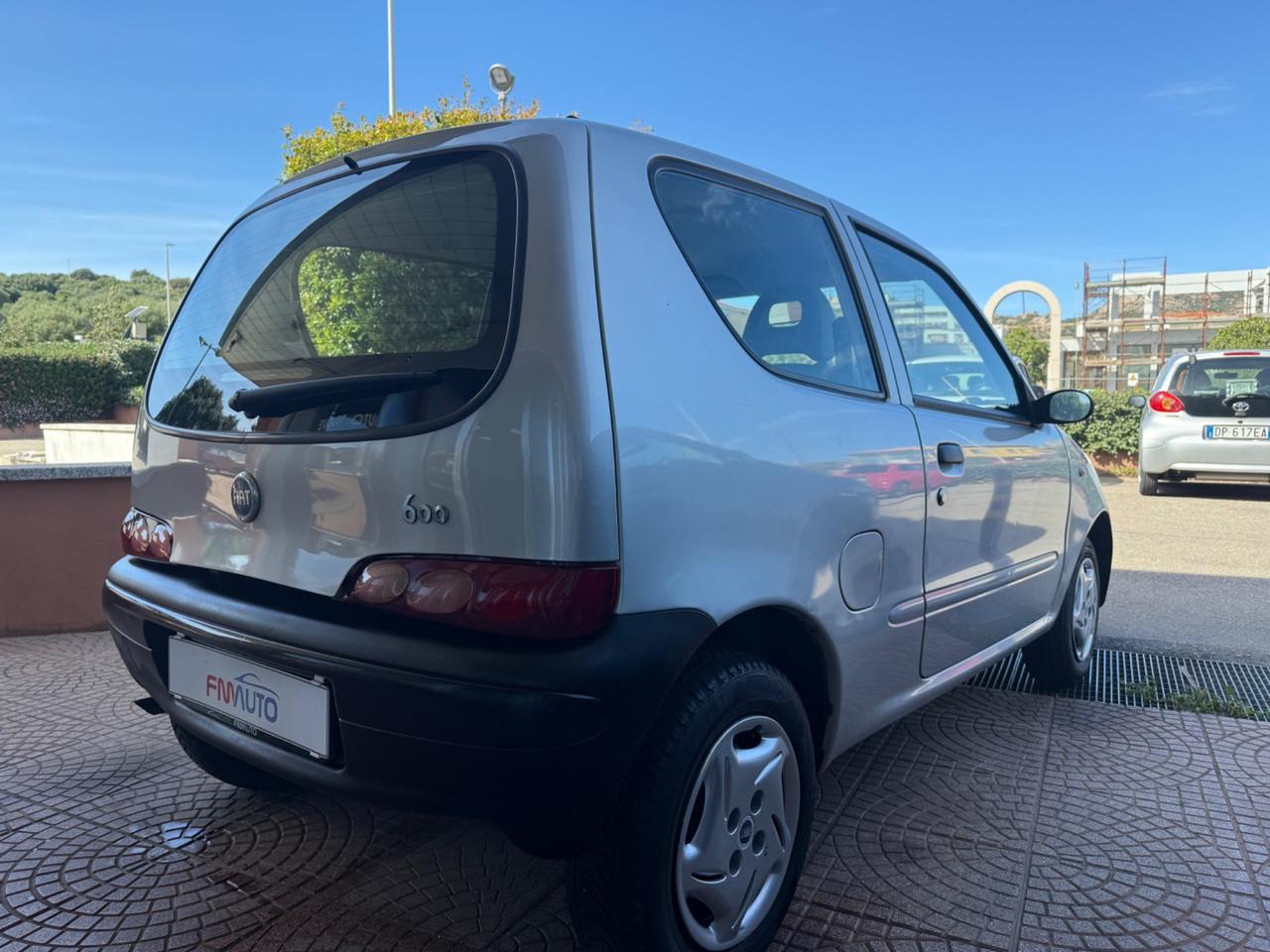 POCHISSIMI KM !!! Fiat 600 1.1 BENZINA, OK NEOPATENTATI