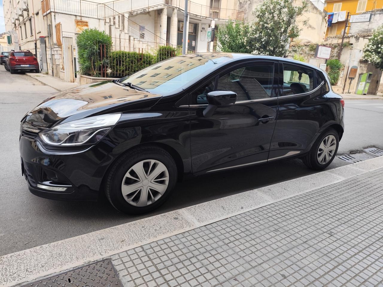 Renault Clio 1.5 dCi 75CV DIESEL UNIPRO NAVI