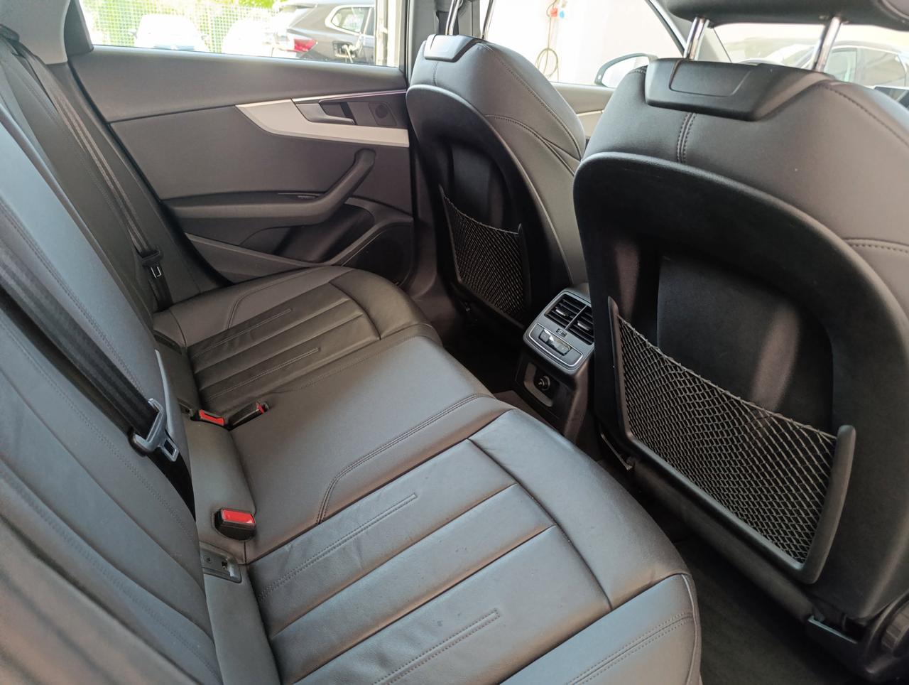 Audi A4 Allroad 40 2.0 tdi mhev Identity Contrast quattro 204cv s-tronic