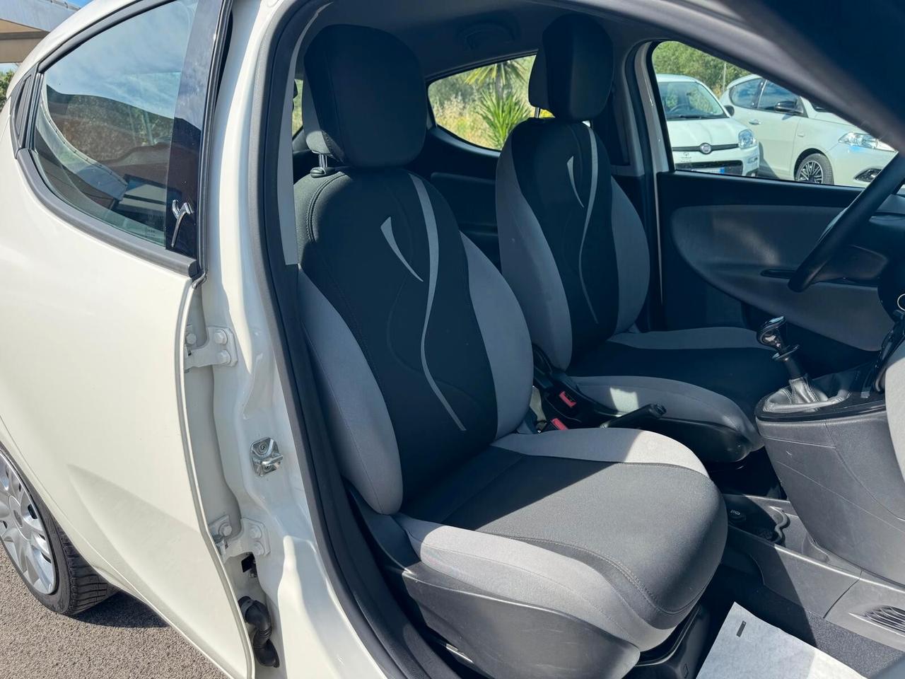 Lancia Ypsilon 1.2 BENZINA 69CV S&S SILVER 2012