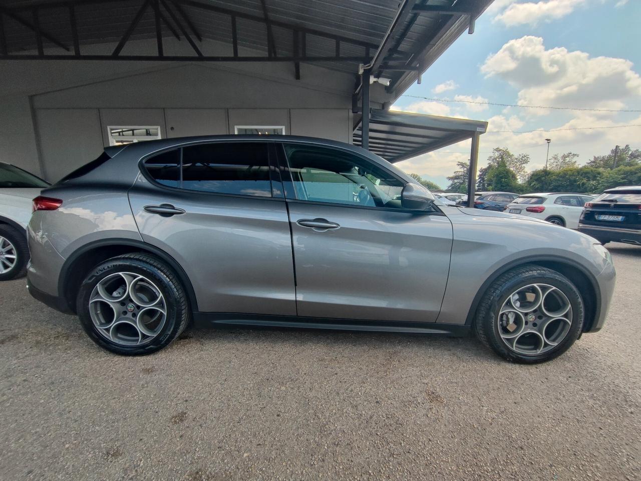 Alfa Romeo Stelvio 2.2 Turbodiesel 160 CV AT8 RWD Sport-Tech