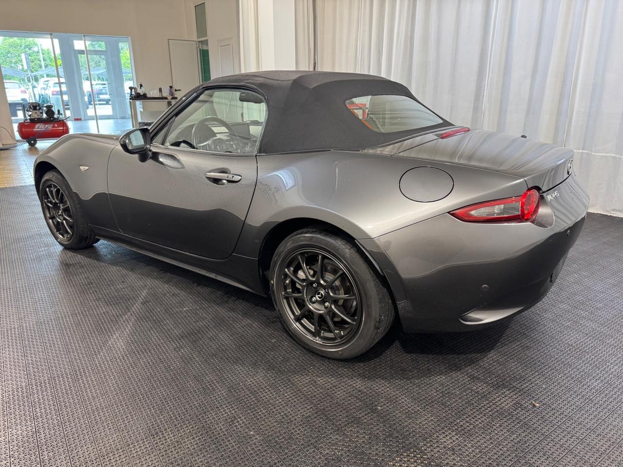 Mazda MX-5 1.5L Skyactiv-G 1 PROPRIETARIO
