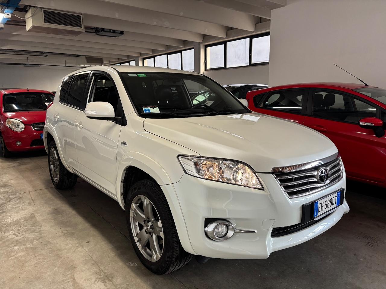 Toyota RAV 4 Crossover 2.2 D-Cat AUTOMATIC