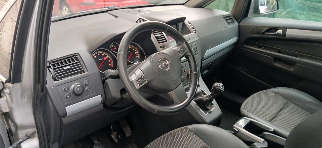 Opel Zafira 1.6 metano 7 posti neopatentati