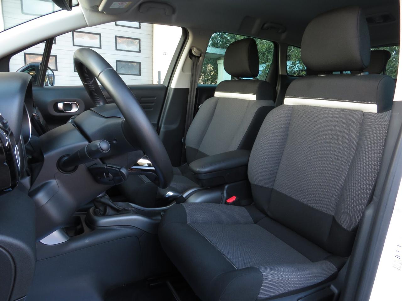 Citroen C3 Aircross 1.5 EAT-6 bluehdi Shine. sens ant-post/navi