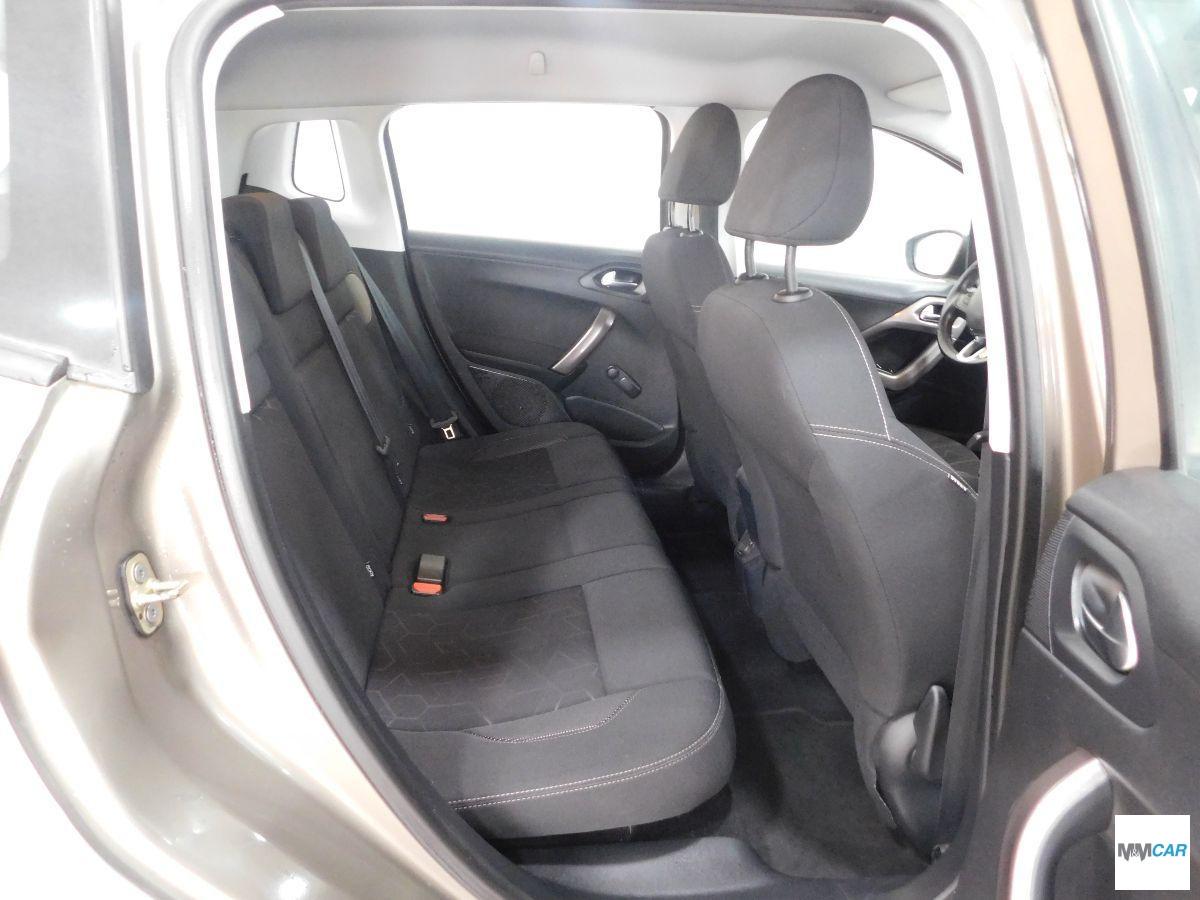 PEUGEOT - 2008 - 1.6 e-HDi 92 CV S&S robot. Allure