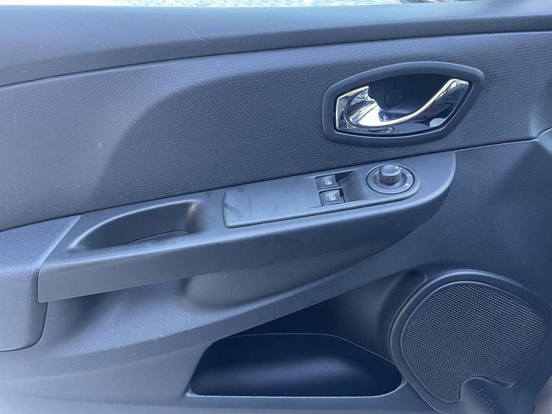 Renault Clio Clio 5p 1.2 Costume National 75cv+NAVI NEOPATENTATI