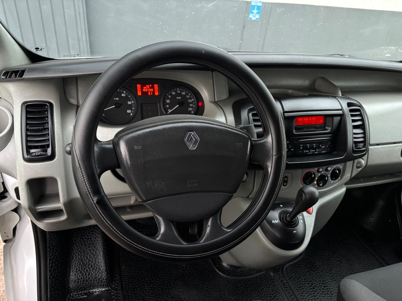 Renault Trafic 2.0 dci.Cambio automatico. Garanzia