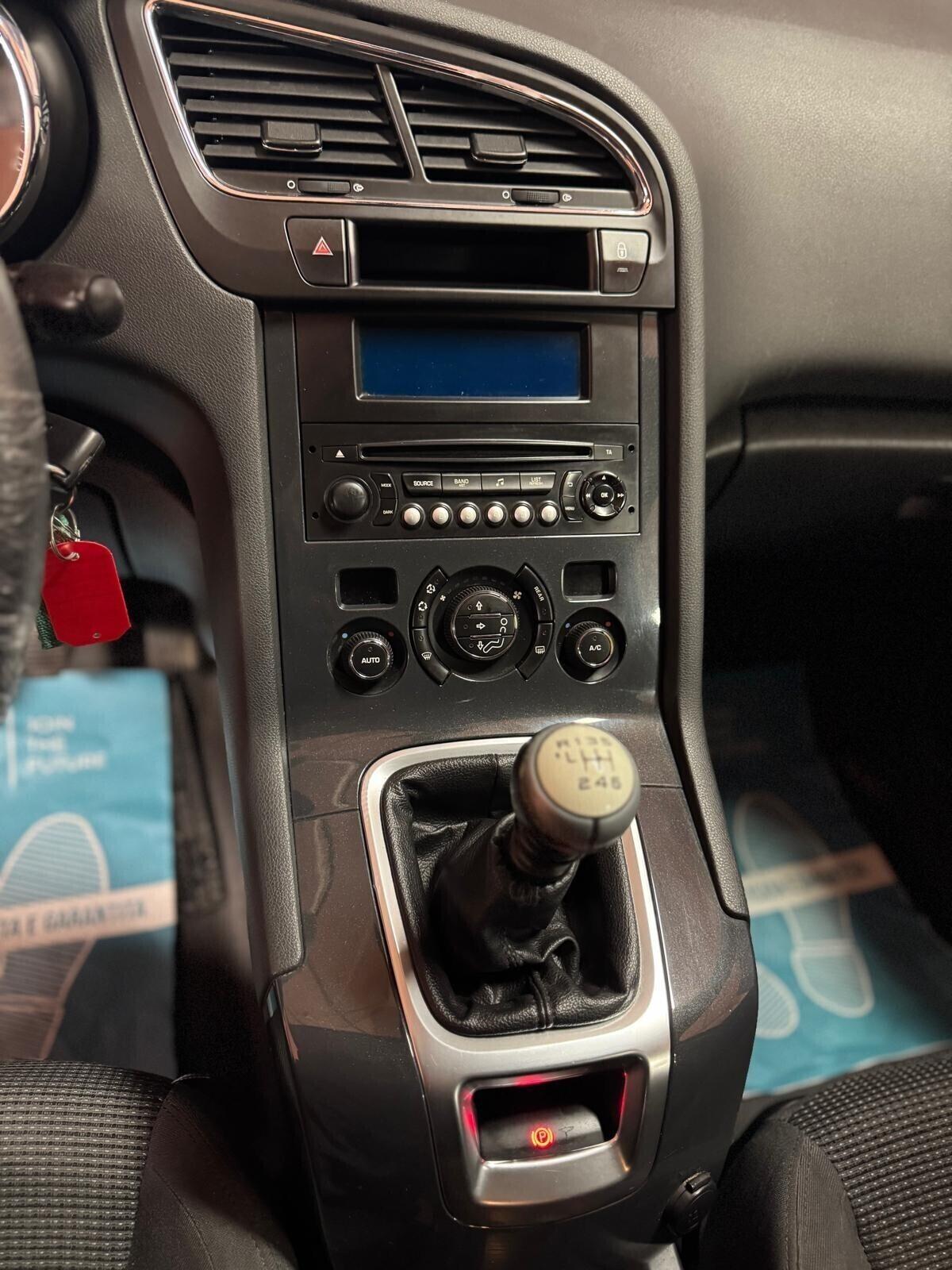 Peugeot 5008 1.6 HDi 115CV Active